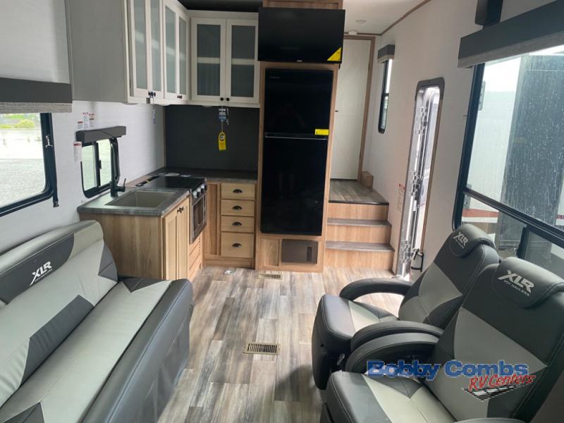 FOREST RIVER RV XLR NITRO 31A LE